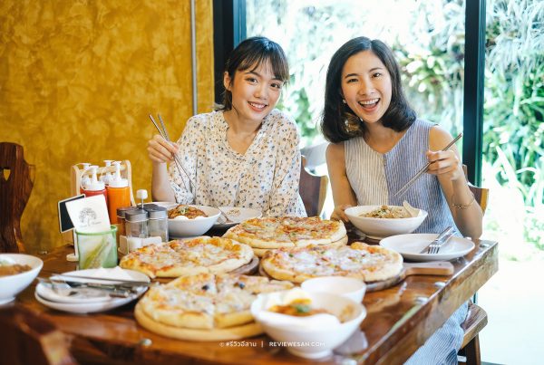 พาชิมพิซซ่าโฮมเมดถาดใหญ่ ของร้านเปิดใหม่แถวเขื่อนอุบลรัตน์ ขอนแก่น “BoonHome Sweet Home” (รีวิวโดยทีมงาน) #รีวิวอีสาน #รีวิวขอนแก่น reviewesan.com